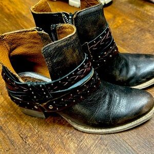 Freebird sabelle size 8